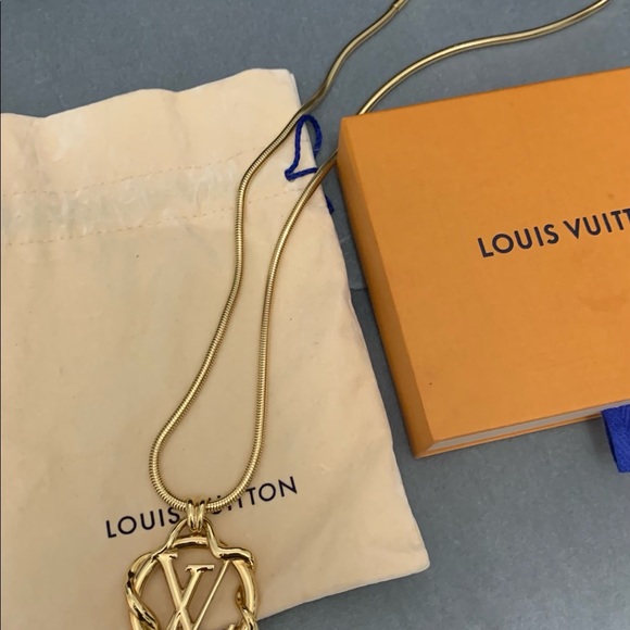 🦋 Louis Vuitton snake chain pendant - Picture 5 of 6